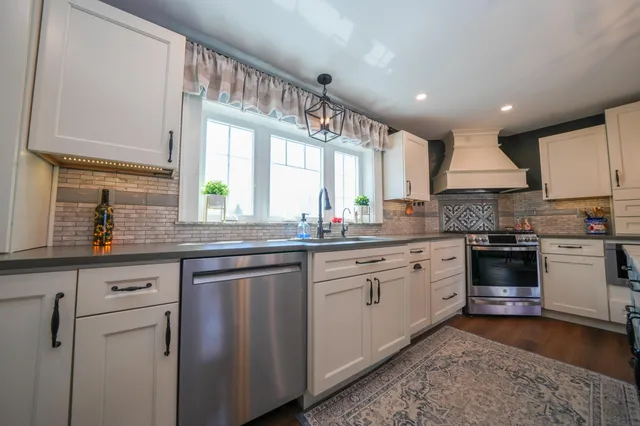 $829,900 | 219 Middle Road, Skowhegan, ME 04976