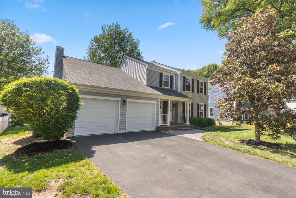 13338 Point Rider Lane Herndon, VA 20171 - Photo 2 of 36 Gallery Image 2