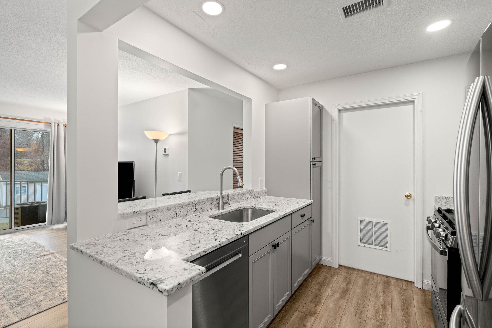 5 Bernards Road, Unit 25 Merrimack, NH 03054 - Photo 10 of 35 Gallery Image 10