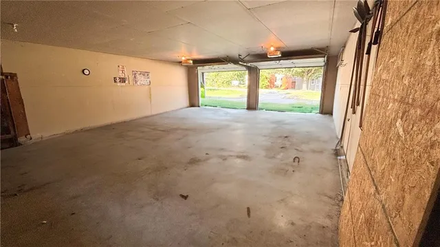 $215,000 | 1 Deepwoods Drive, Linn Valley, KS 66040