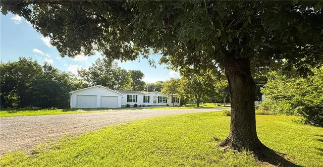 $215,000 | 1 Deepwoods Drive, Linn Valley, KS 66040