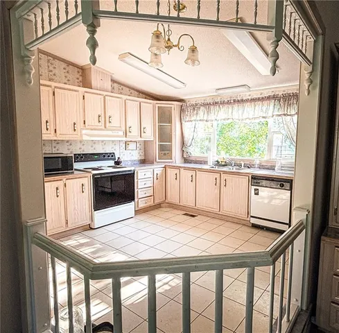 $215,000 | 1 Deepwoods Drive, Linn Valley, KS 66040