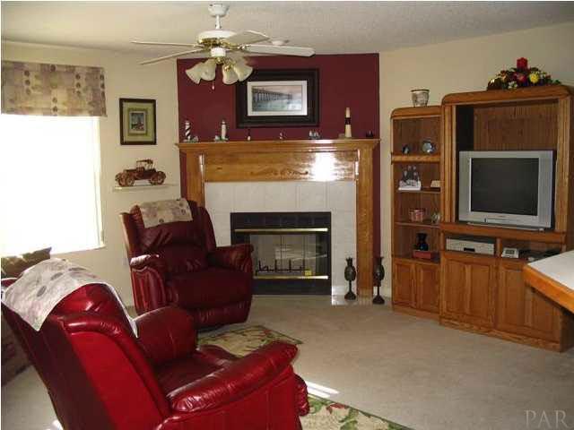 845 Copper Ridge Drive Cantonment, FL 32533 - Photo 4 of 20 Family Room