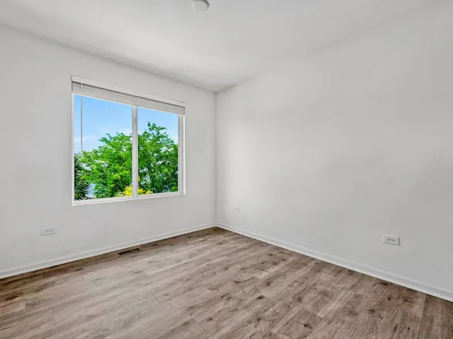 $3,300 | 1464 Lakeridge Court, Unit 1464, Mundelein, IL 60060