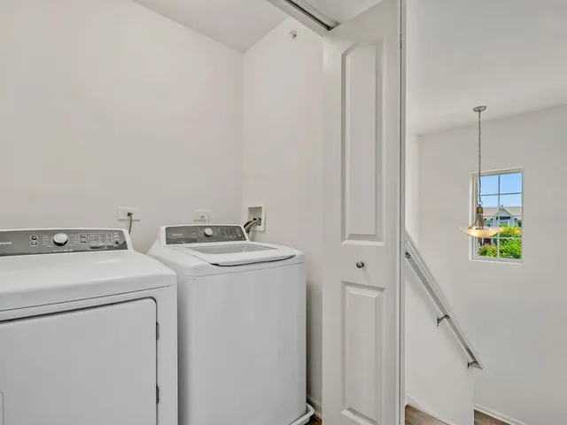 $3,300 | 1464 Lakeridge Court, Unit 1464, Mundelein, IL 60060