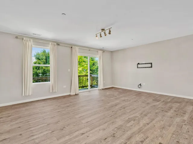 $3,300 | 1464 Lakeridge Court, Unit 1464, Mundelein, IL 60060