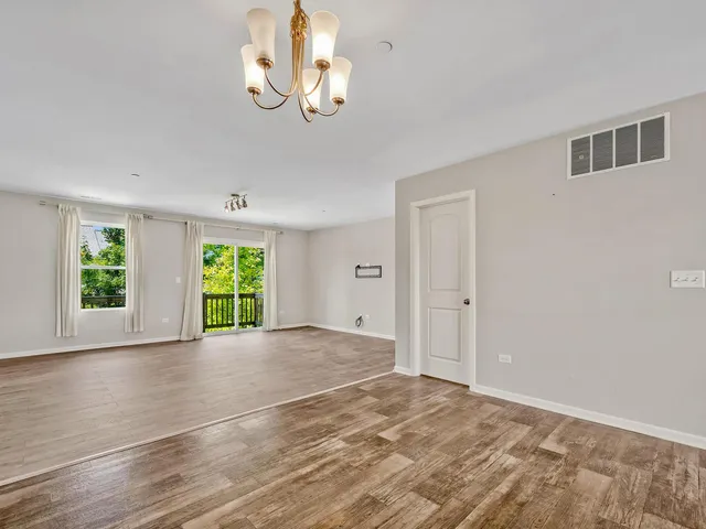 $3,300 | 1464 Lakeridge Court, Unit 1464, Mundelein, IL 60060