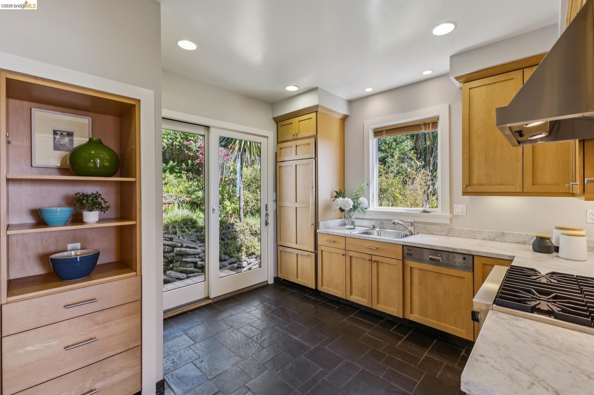 8 Mosswood Road Berkeley, CA 94704 - Photo 15 of 50