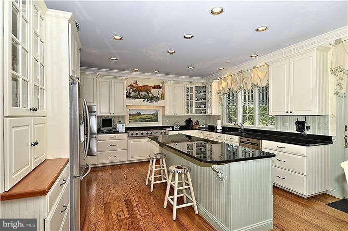 929 Western Road Cockeysville, MD 21030 - Photo 7 of 30 Kitchen