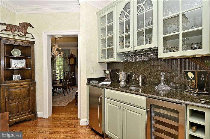 929 Western Road Cockeysville, MD 21030 - Photo 10 of 30 Kitchen
