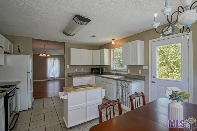 $234,900 | 25790 Oak Alley Drive, Holden, LA 70744