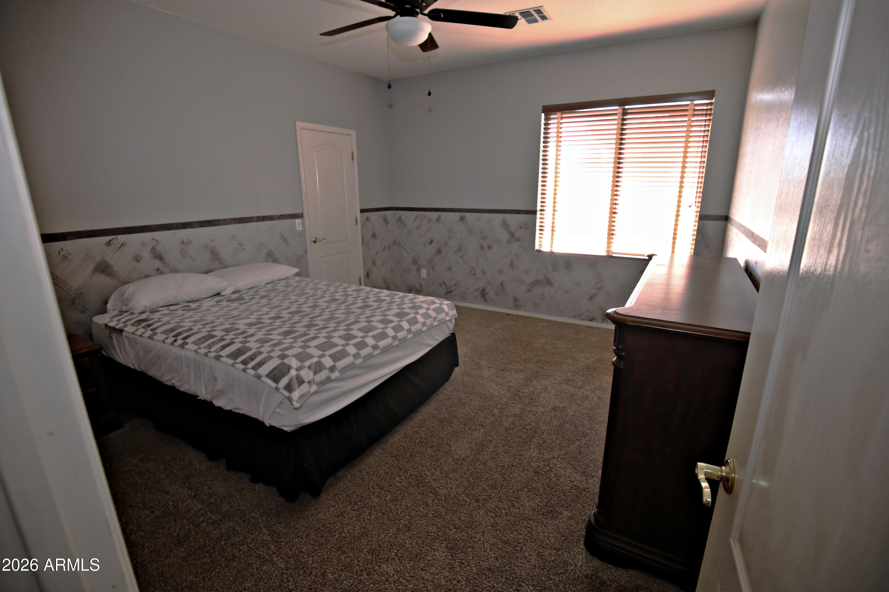 1285 North Evergreen Street Gilbert, AZ 85233 - Photo 7 of 19 IMG_5228