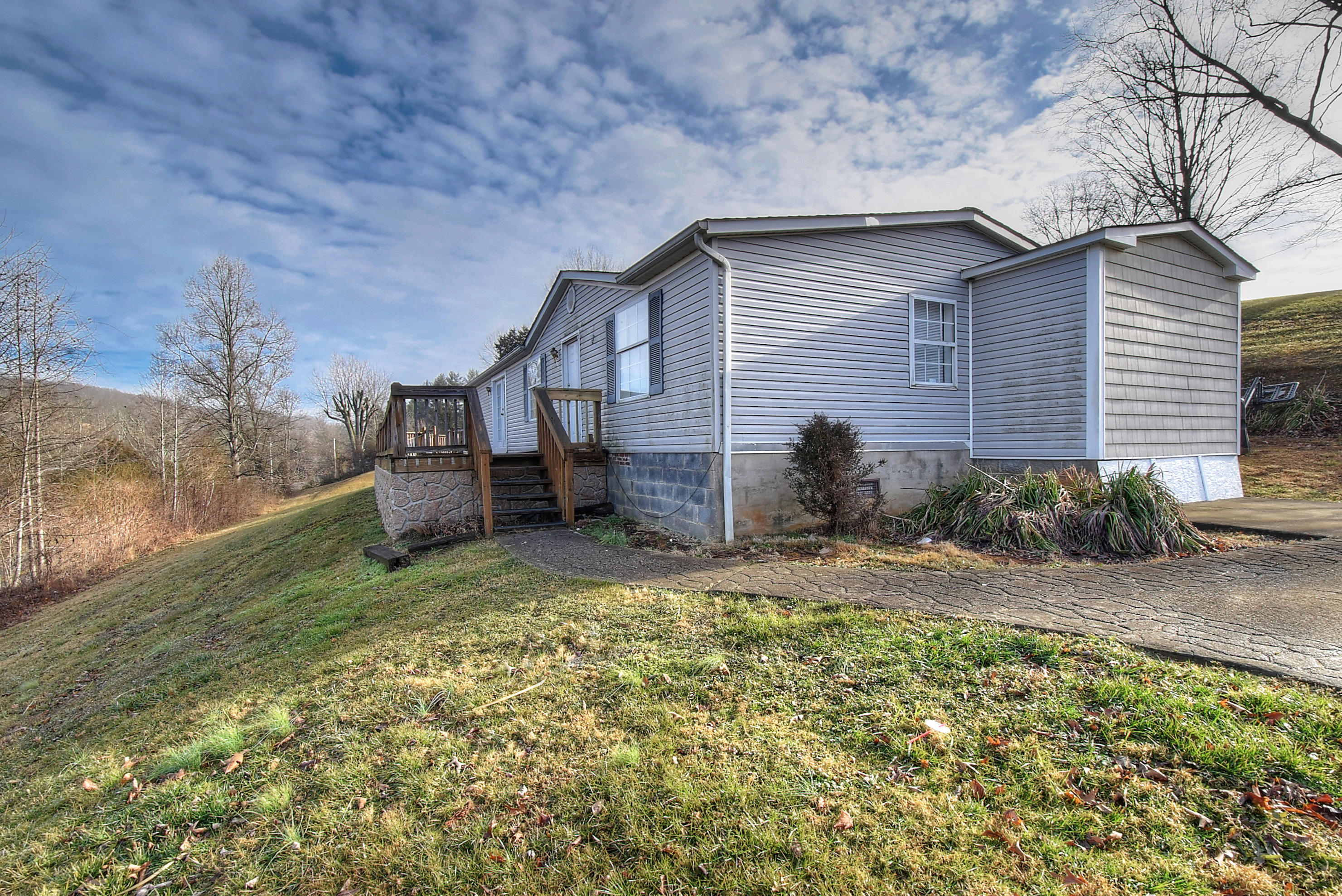 104 Bill Bennett Road Johnson City, TN 37604 - Photo 1 of 31 DSC_0004_5_6