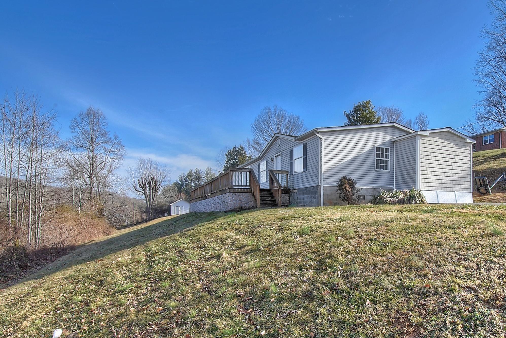 104 Bill Bennett Road Johnson City, TN 37604 - Photo 2 of 31 1