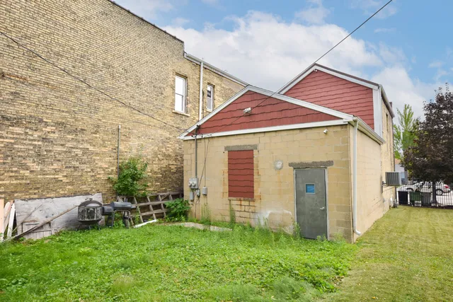 $2,100 | 1949 North Dr. Martin Luther King Jr. Drive, Milwaukee, WI 53212