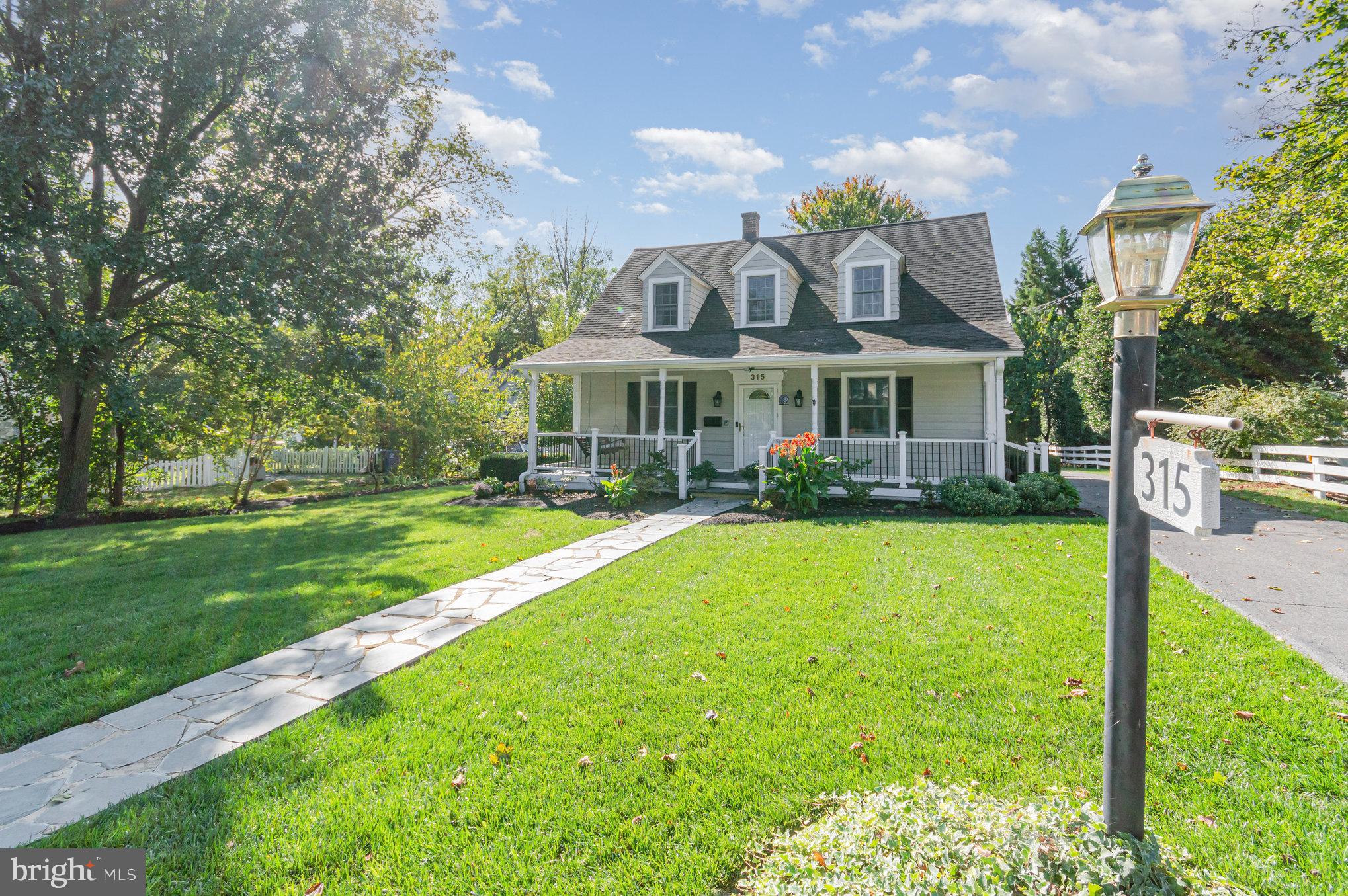 315 Edwards Ferry Road Northeast Leesburg, VA 20176 - Photo 3 of 29 Gallery Image 3