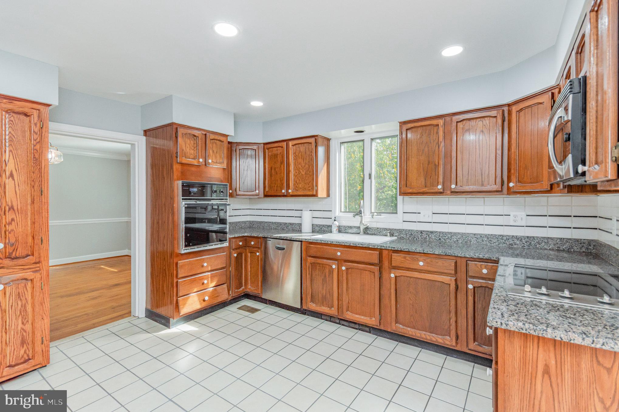 315 Edwards Ferry Road Northeast Leesburg, VA 20176 - Photo 10 of 29 Gallery Image 10