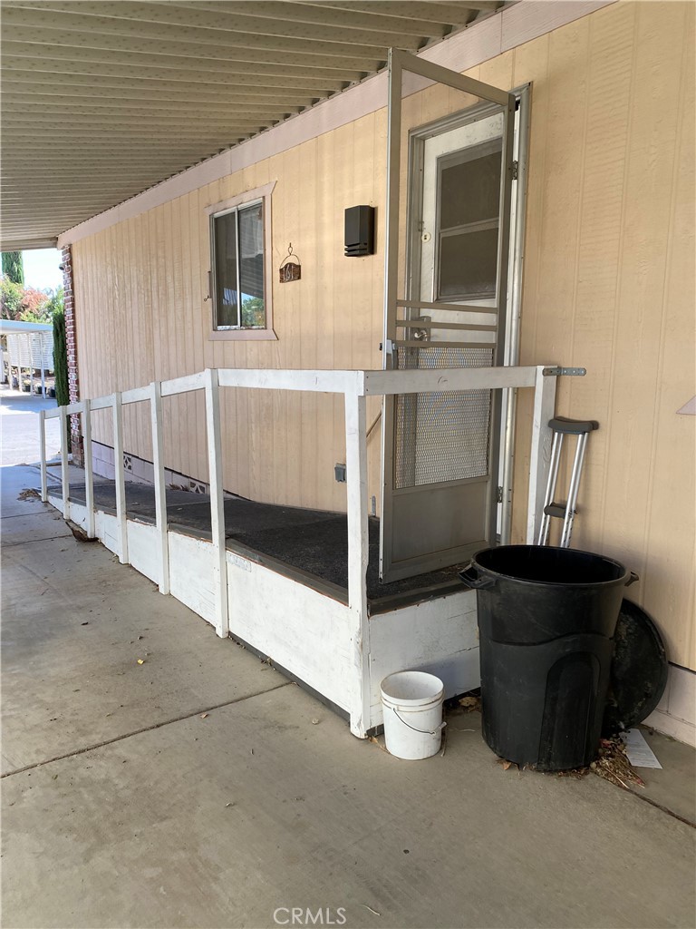 20683 Waalew Road, Unit B161 Apple Valley, CA 92307 - Photo 25 of 30 Apple Valley Double Wide Mobile For Sale