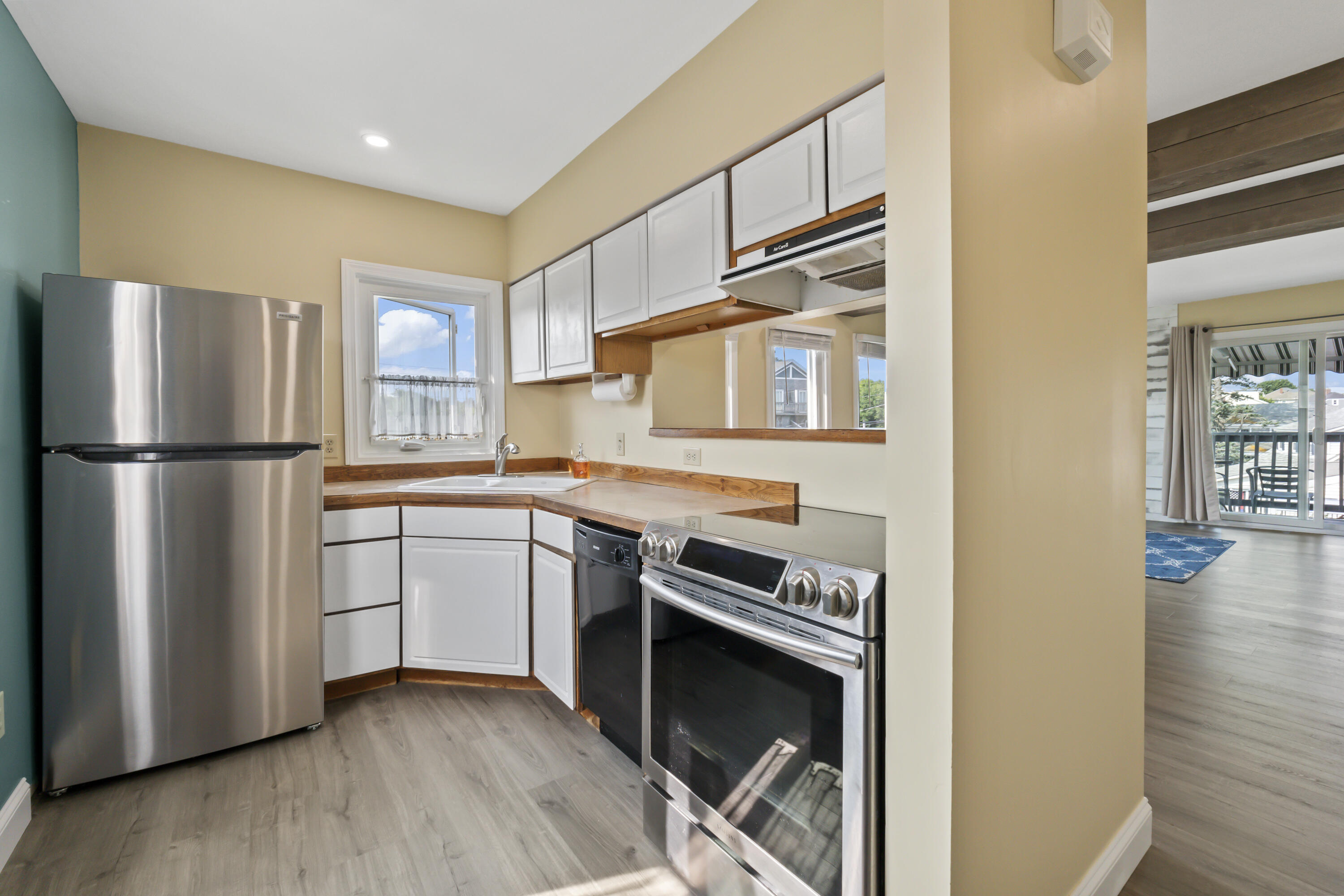 30 Broadway, Unit 5 York, ME 03909 - Photo 7 of 52 30 Broadway #5, York