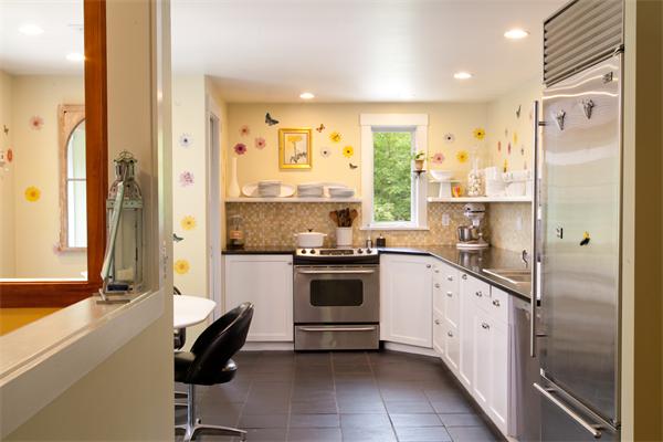 18 Windmill Hill Road Concord, MA 01742 - Photo 7 of 25