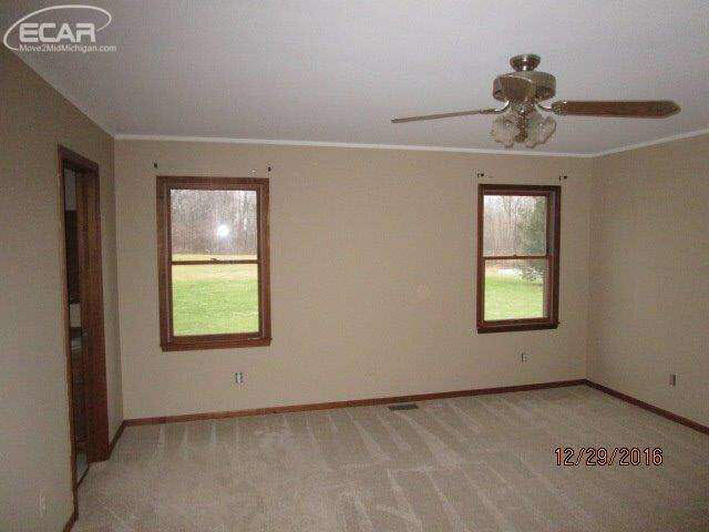 16490 Weber Road Holly, MI 48442 - Photo 11 of 19 21248291-10.JPG