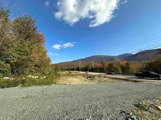 a view of an outdoor space