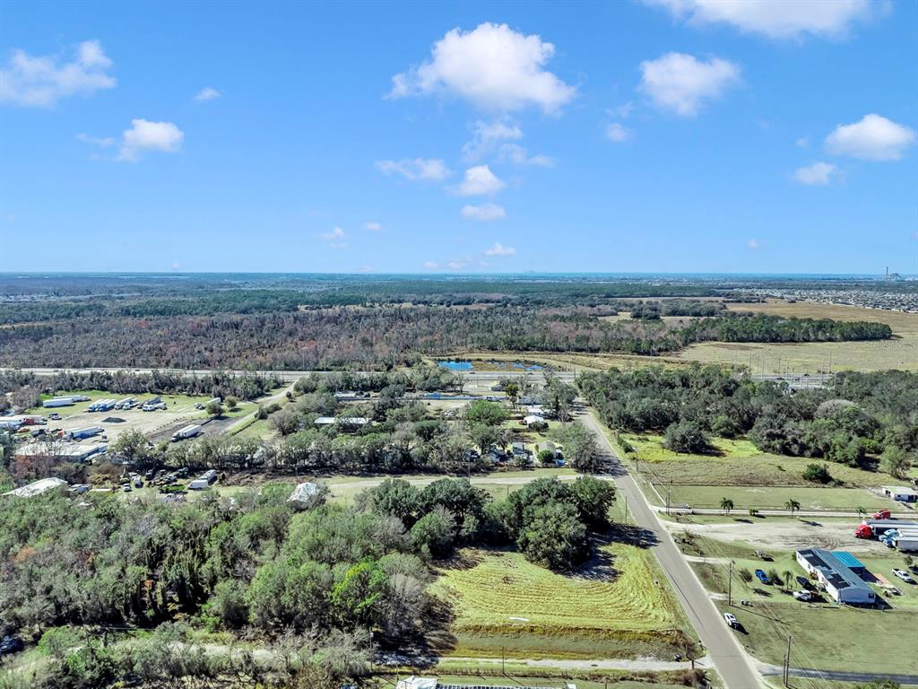 10611 Sumner Road Wimauma, FL 33598 - Photo 9 of 30 an aerial view of multiple house