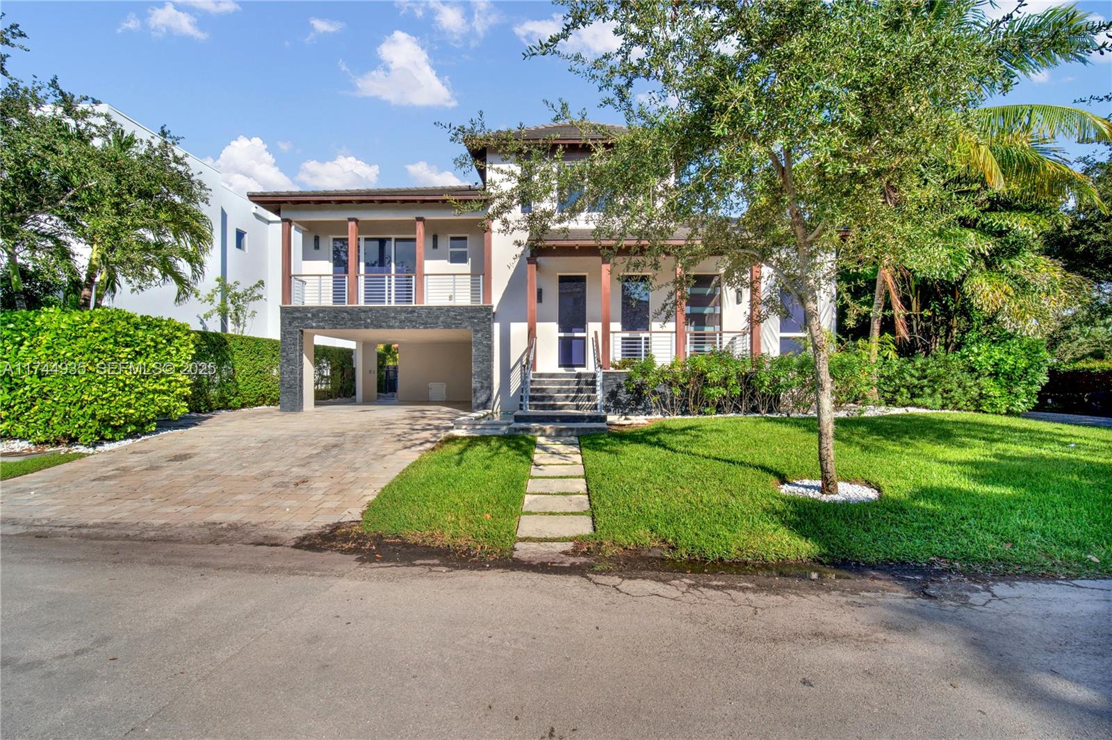 573 Warren Lane Key Biscayne, FL 33149 - Photo 26 of 35 Photo 26
