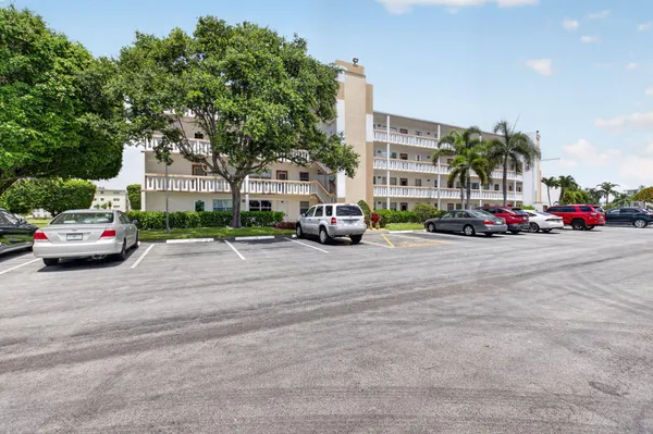 $1,999 | 3080 Cornwall East, Boca Raton, FL 33434