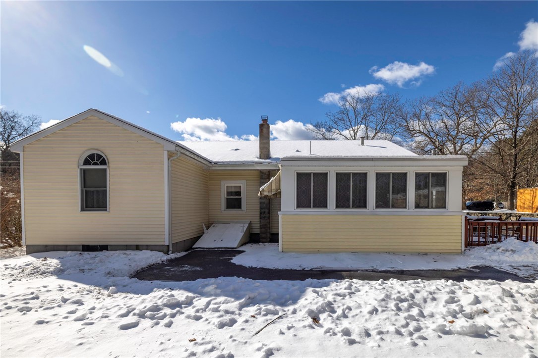 83 Hill Road Burrillville, RI 02830 - Photo 7 of 38