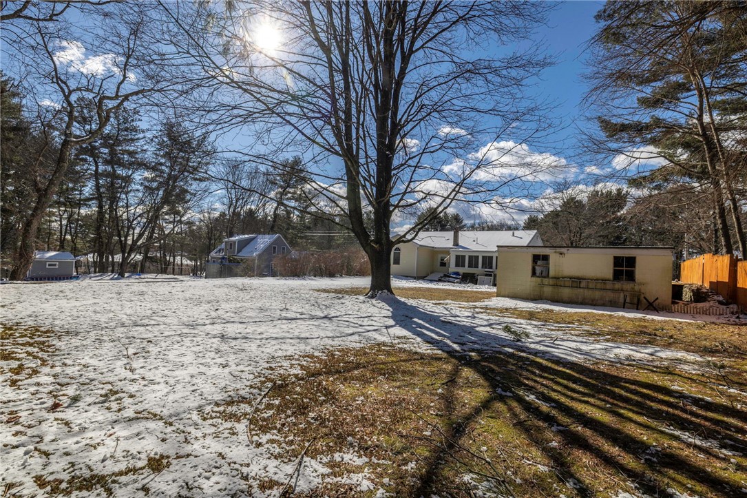 83 Hill Road Burrillville, RI 02830 - Photo 9 of 38