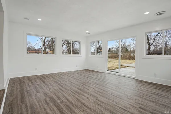 $349,900 | 28880 County Road 16, Elkhart, IN 46516