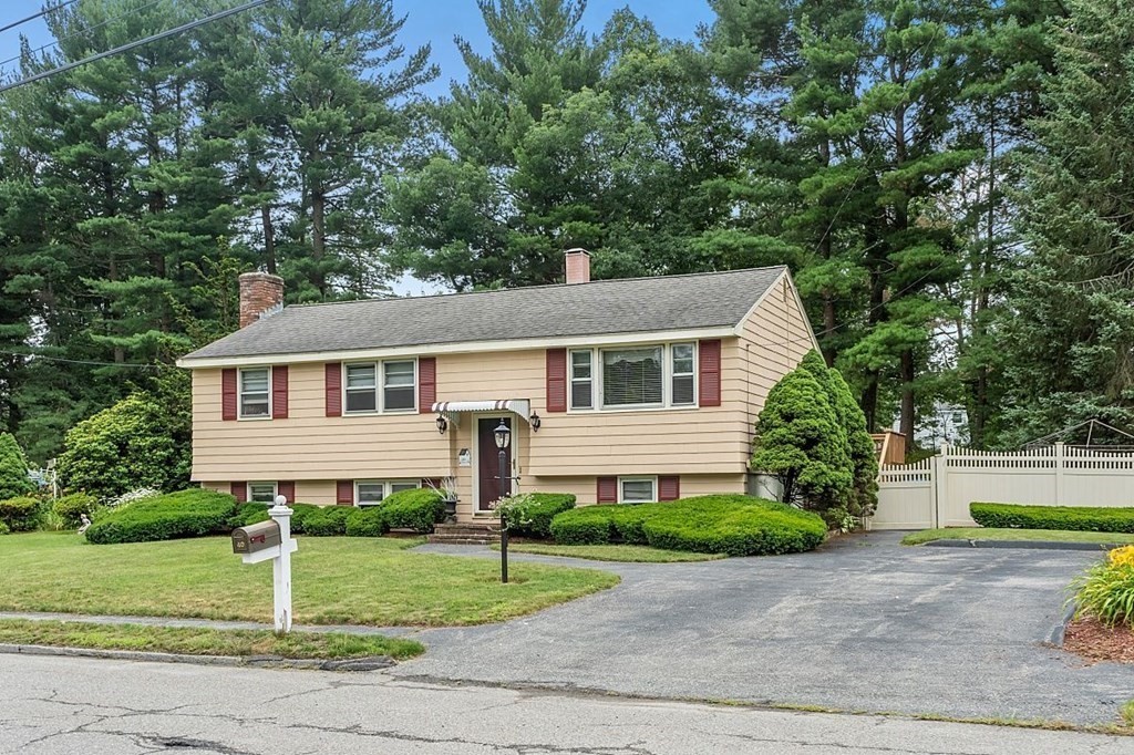 40 Harjean Road Billerica, MA 01821 - Photo 1 of 24