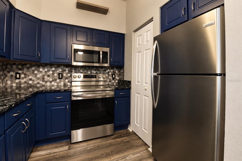 9116 Southwest 51st Road, Unit 303 Gainesville, FL 32608 - Photo 5 of 21 Gallery Image 5