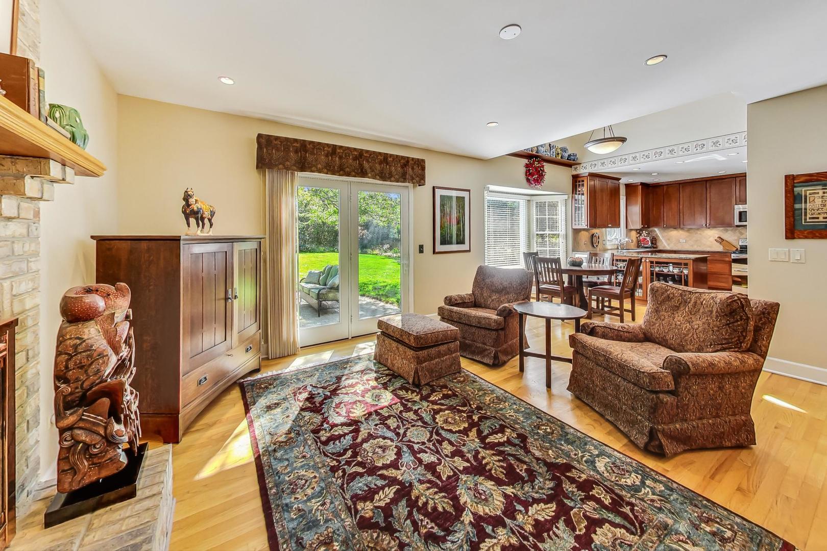 4763 Middle Road Gurnee, IL 60031 - Photo 13 of 47 a living room with furniture and a large window