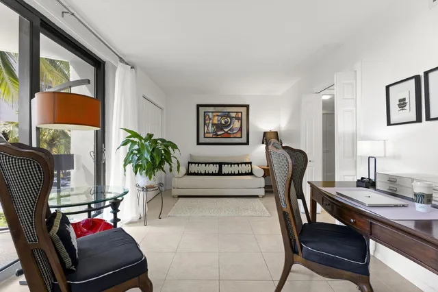 $2,600 | 2400 Presidential Way, Unit 306, West Palm Beach, FL 33401