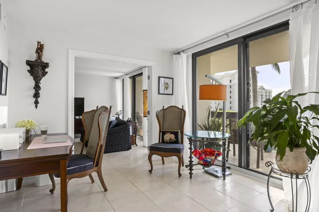 $2,600 | 2400 Presidential Way, Unit 306, West Palm Beach, FL 33401