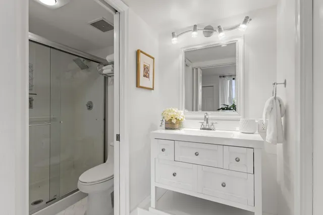 $2,600 | 2400 Presidential Way, Unit 306, West Palm Beach, FL 33401