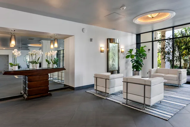 $2,600 | 2400 Presidential Way, Unit 306, West Palm Beach, FL 33401