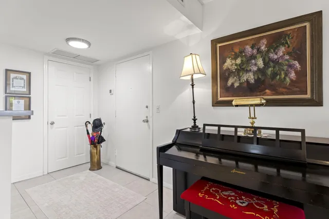 $2,600 | 2400 Presidential Way, Unit 306, West Palm Beach, FL 33401