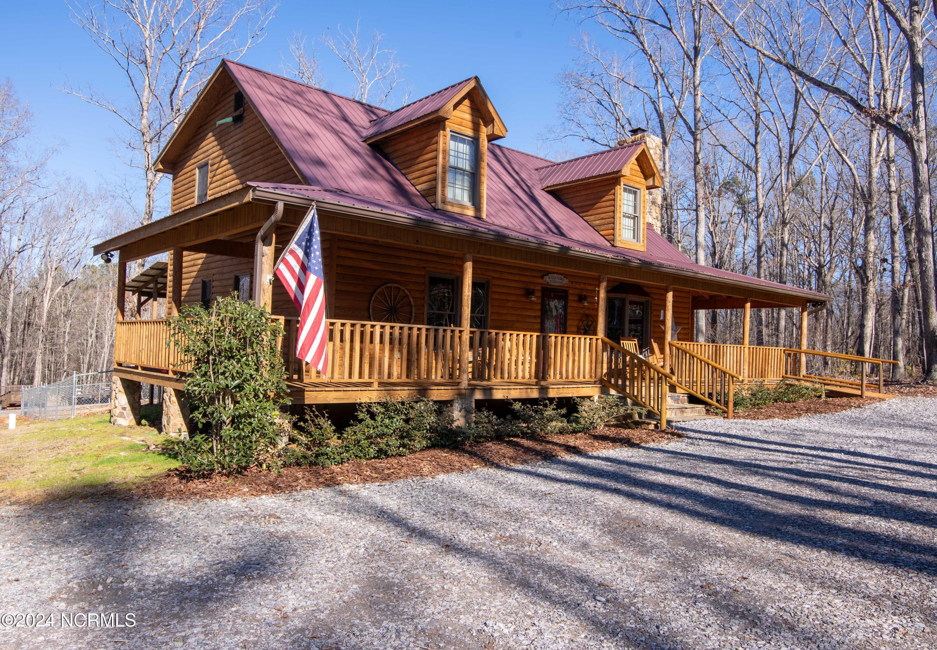 3022 Plank Road Robbins, NC 27325 - Photo 3 of 34 Front of house