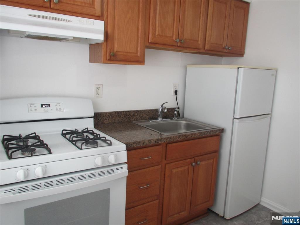 118 Hastings Avenue, Unit A Rutherford, NJ 07070 - Photo 8 of 11 Gallery Image 8