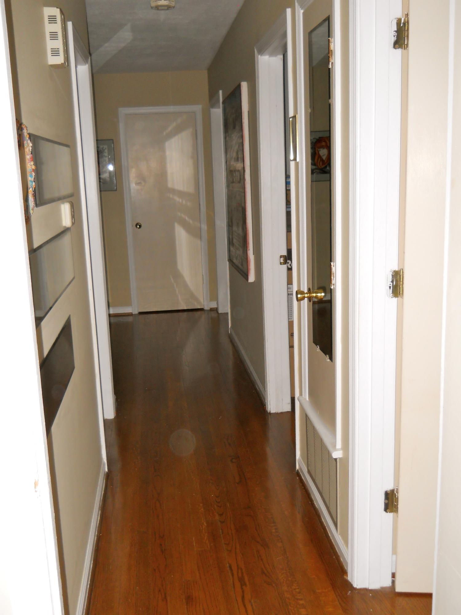 526 Magnolia Road Roanoke, VA 24019 - Photo 16 of 24 Hallway