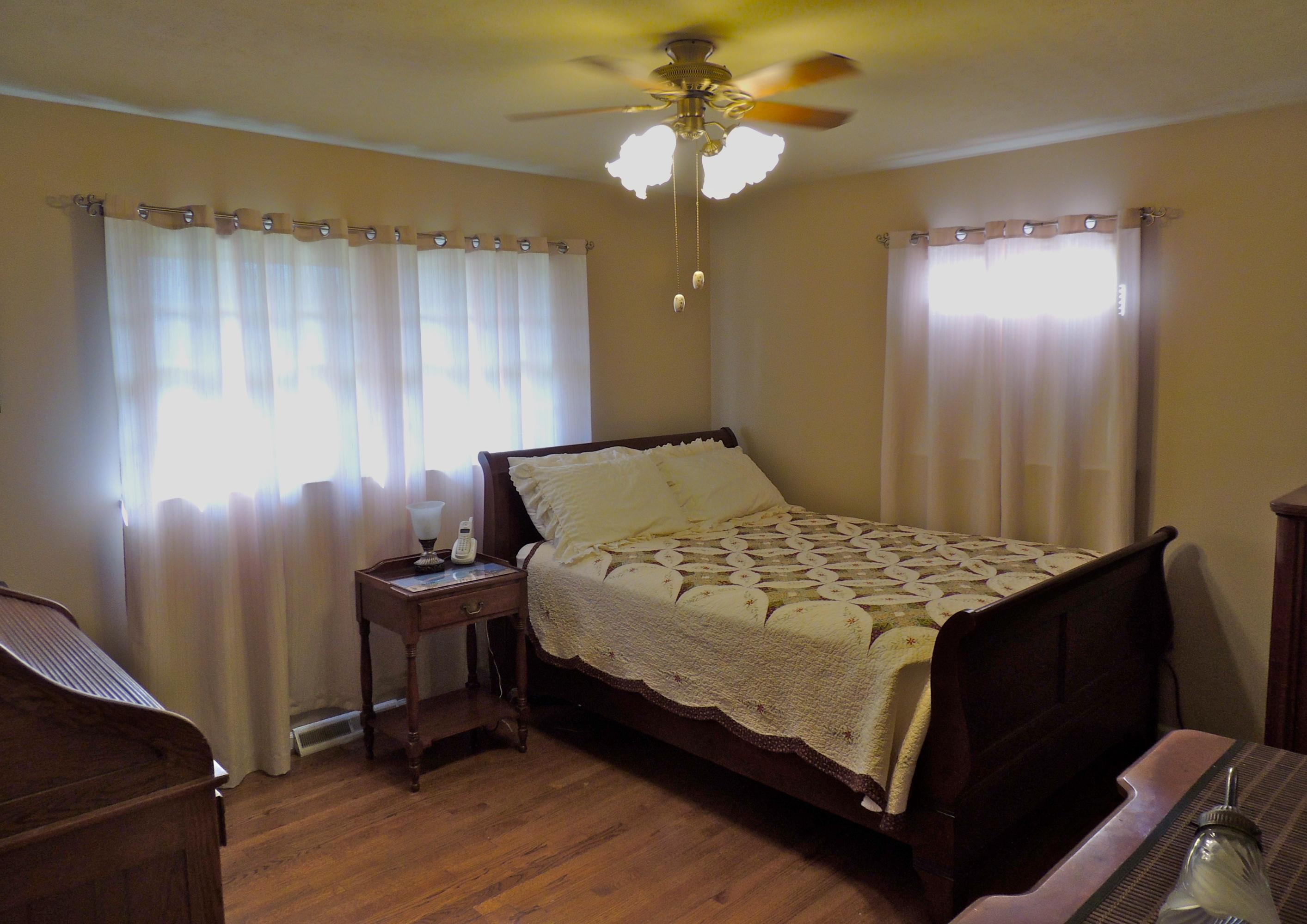 526 Magnolia Road Roanoke, VA 24019 - Photo 20 of 24 Bedroom 3