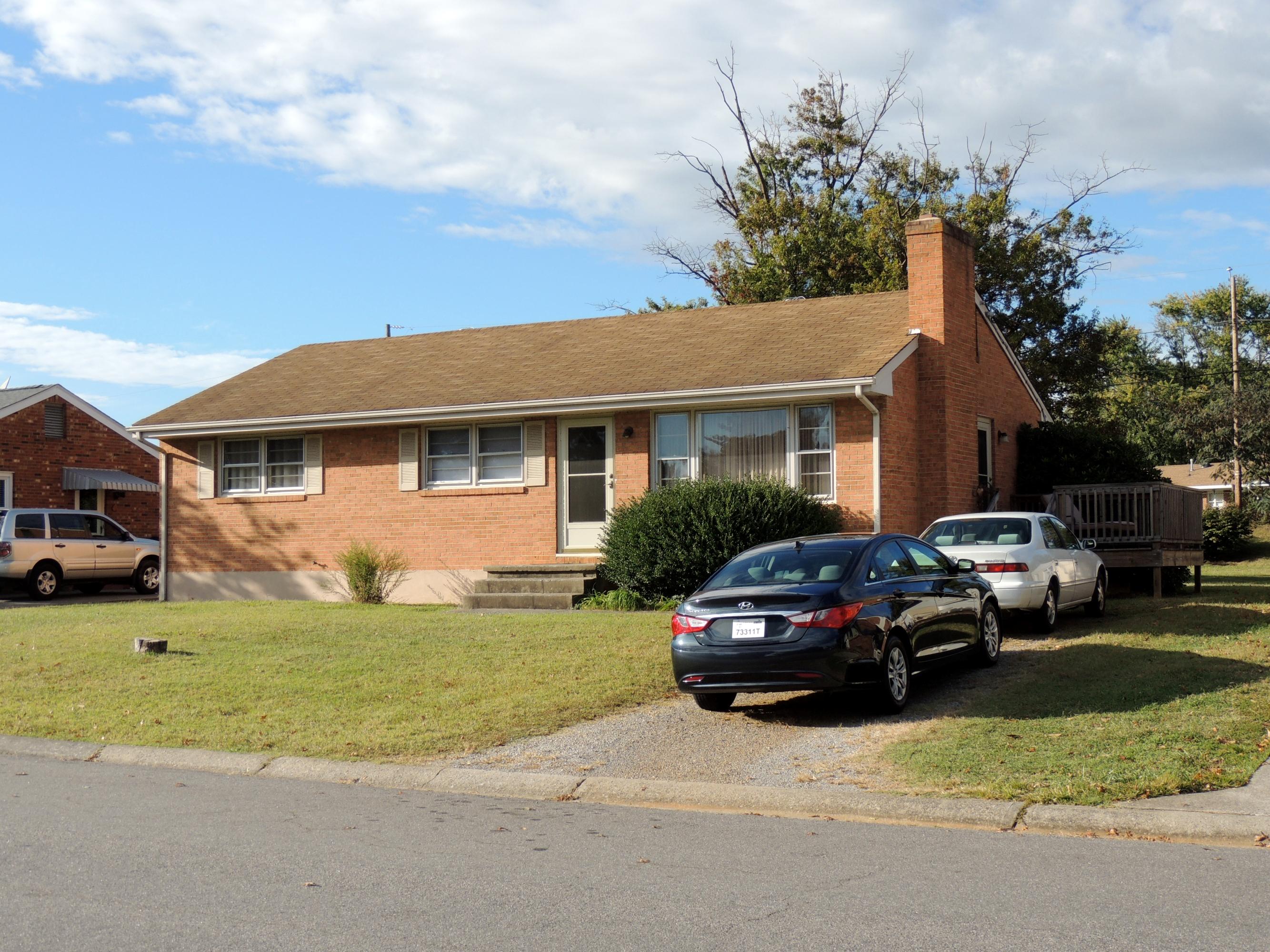 526 Magnolia Road Roanoke, VA 24019 - Photo 21 of 24 Front
