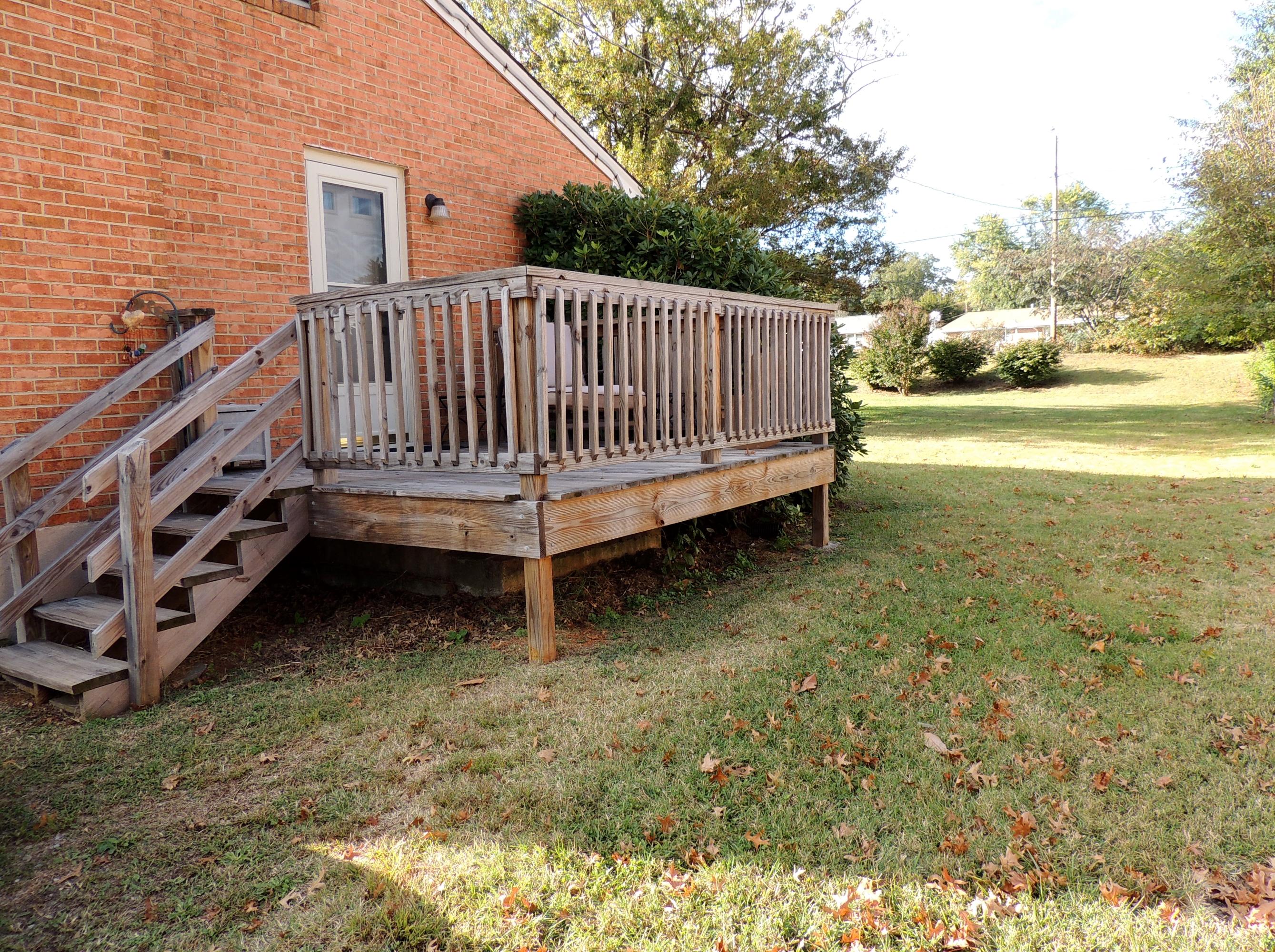 526 Magnolia Road Roanoke, VA 24019 - Photo 22 of 24 Side View