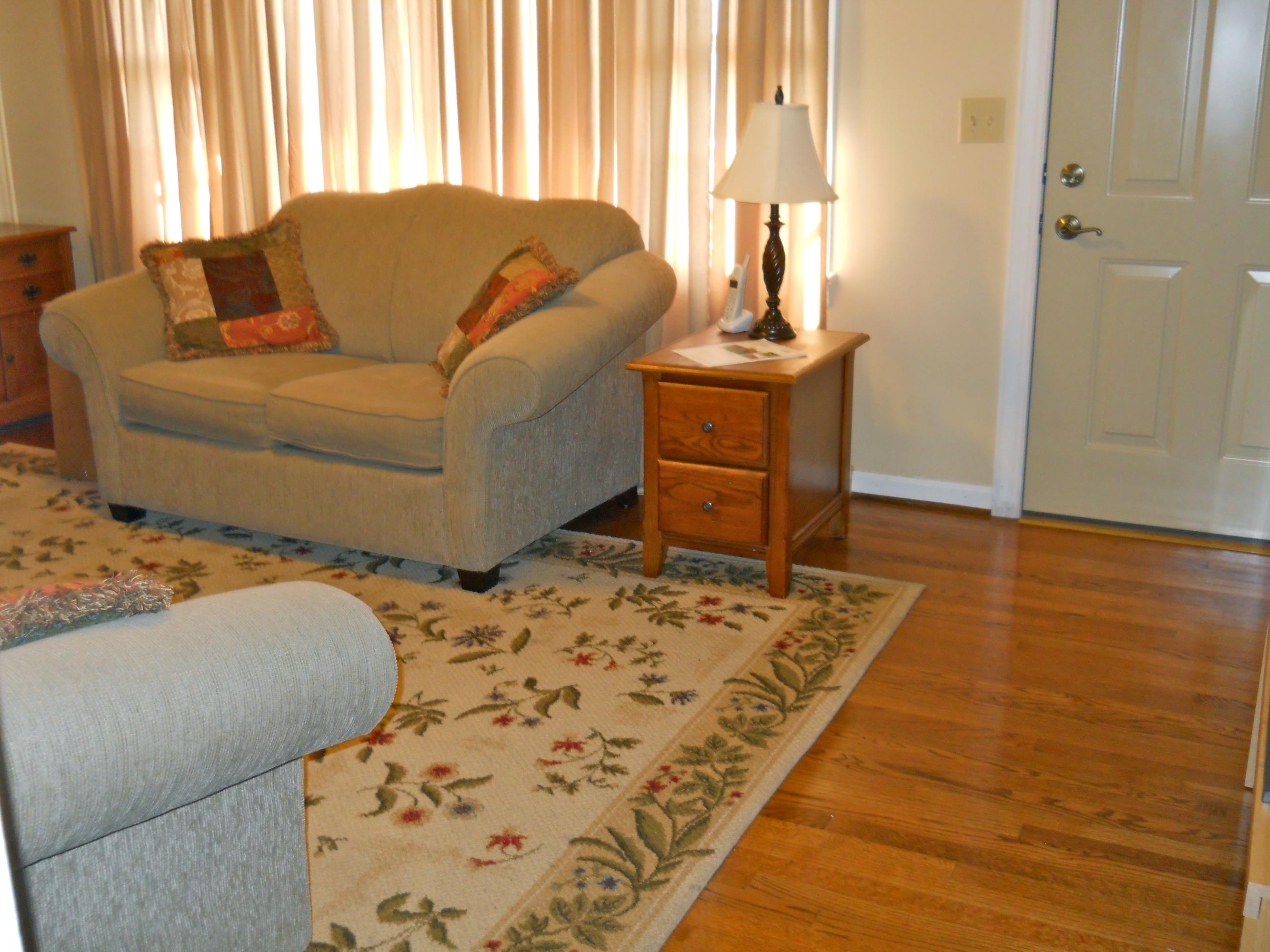 526 Magnolia Road Roanoke, VA 24019 - Photo 4 of 24 Living Room