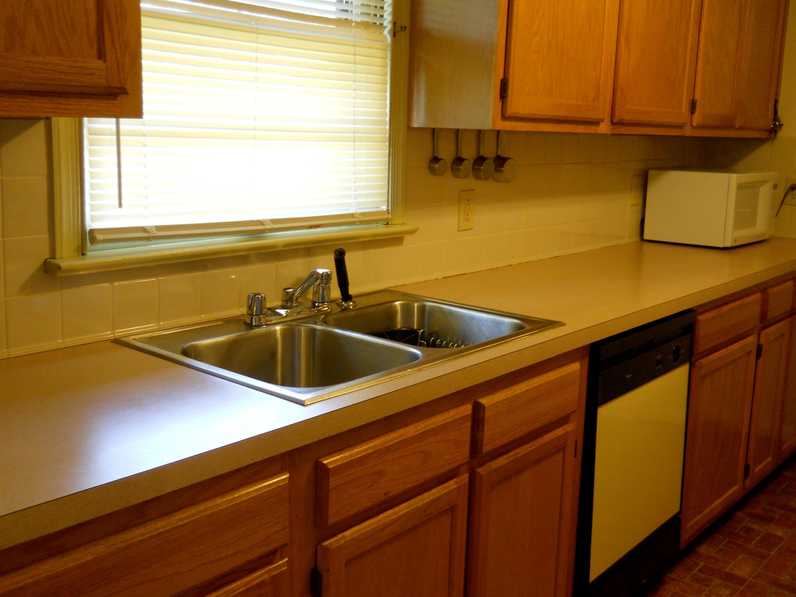 526 Magnolia Road Roanoke, VA 24019 - Photo 10 of 24 Kitchen