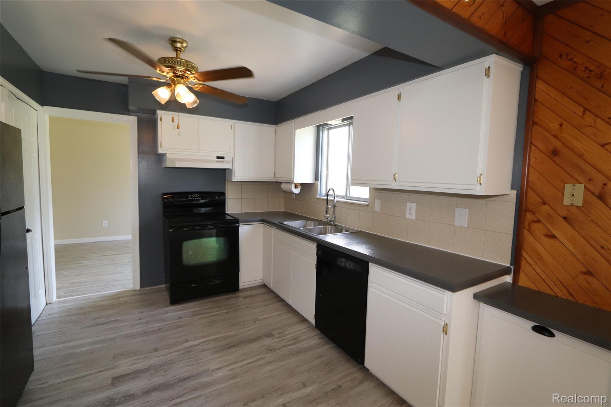 4011 Baldwin Road Grand Blanc, MI 48439 - Photo 14 of 42 IMG_7203.JPG