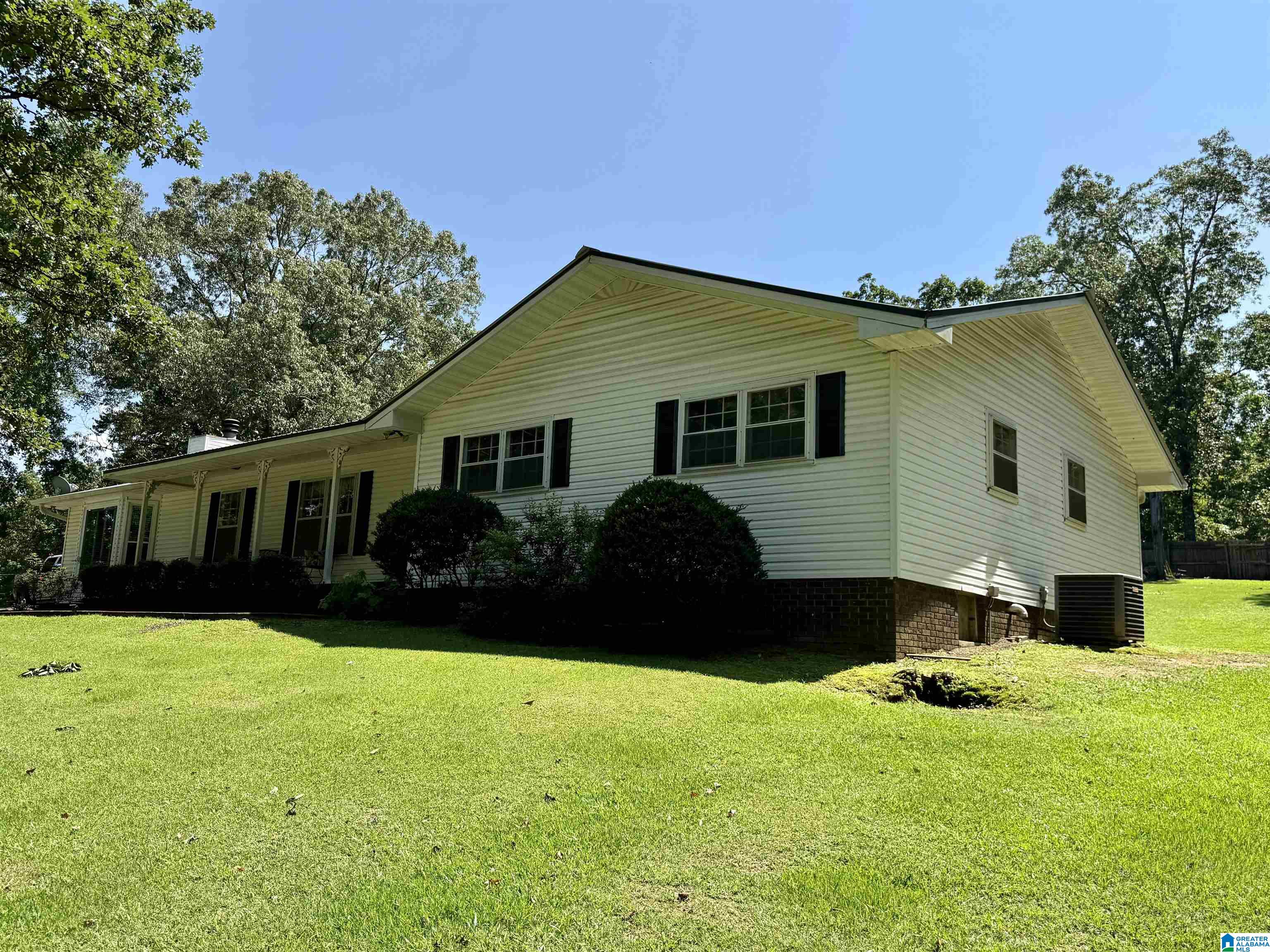 1371 Smoke Rise Trail Warrior, AL 35180 - Photo 3 of 64